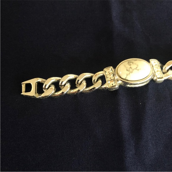 Howlite Stone Bracelet sliver color - Picture 9 of 10